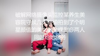 刚下班的人妻 衣服都不脱 直接按在床上干