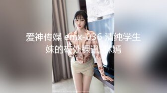 YC商场抄底喜欢拍照绿裙子小女神 弯腰抬腿时印花内裤一览无余