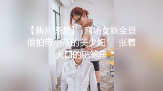 牛仔短裤尤物美女！镜子前扭腰摆臀！脱下裤子电臀，难得超粉嫩穴，掰开特写水嫩多汁