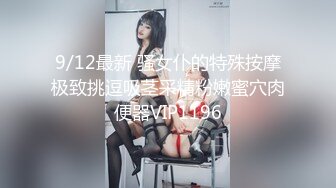 眼镜熟女人妻吃鸡啪啪 骚逼想要了只能口硬了上位全自动 可惜黑祖宗小哥沉迷于游戏是个快枪手 几下就射了