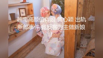  颜值不错的美乳少妇全程露脸把跳蛋塞进逼里，让大哥玩着奶子给吃鸡巴